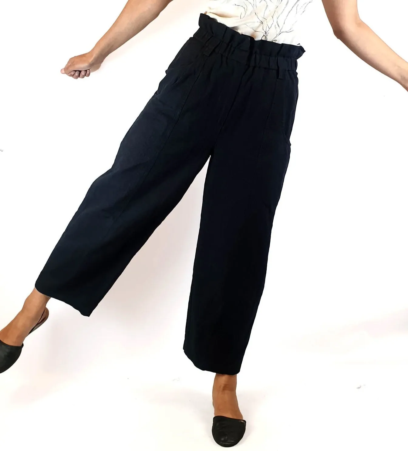 Alpha 60 black cotton-metalic high waisted pants size XS, best fits size 8