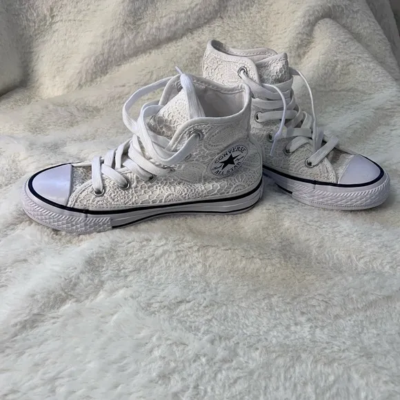 Girls Converse Lace Hearts Hi Tops NWOT