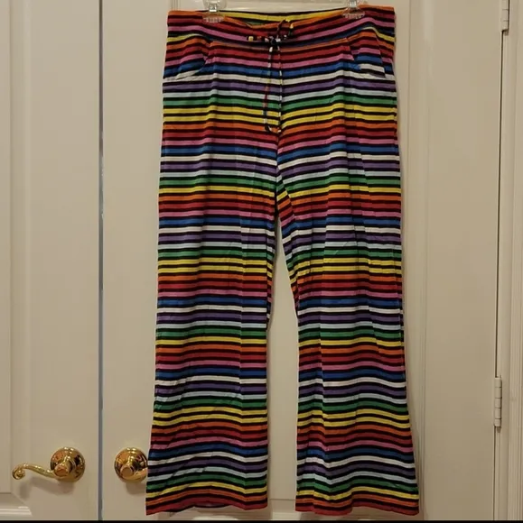 Like New Victoria's Secret Black &amp; Multicolor Heart Striped Pajama Set
