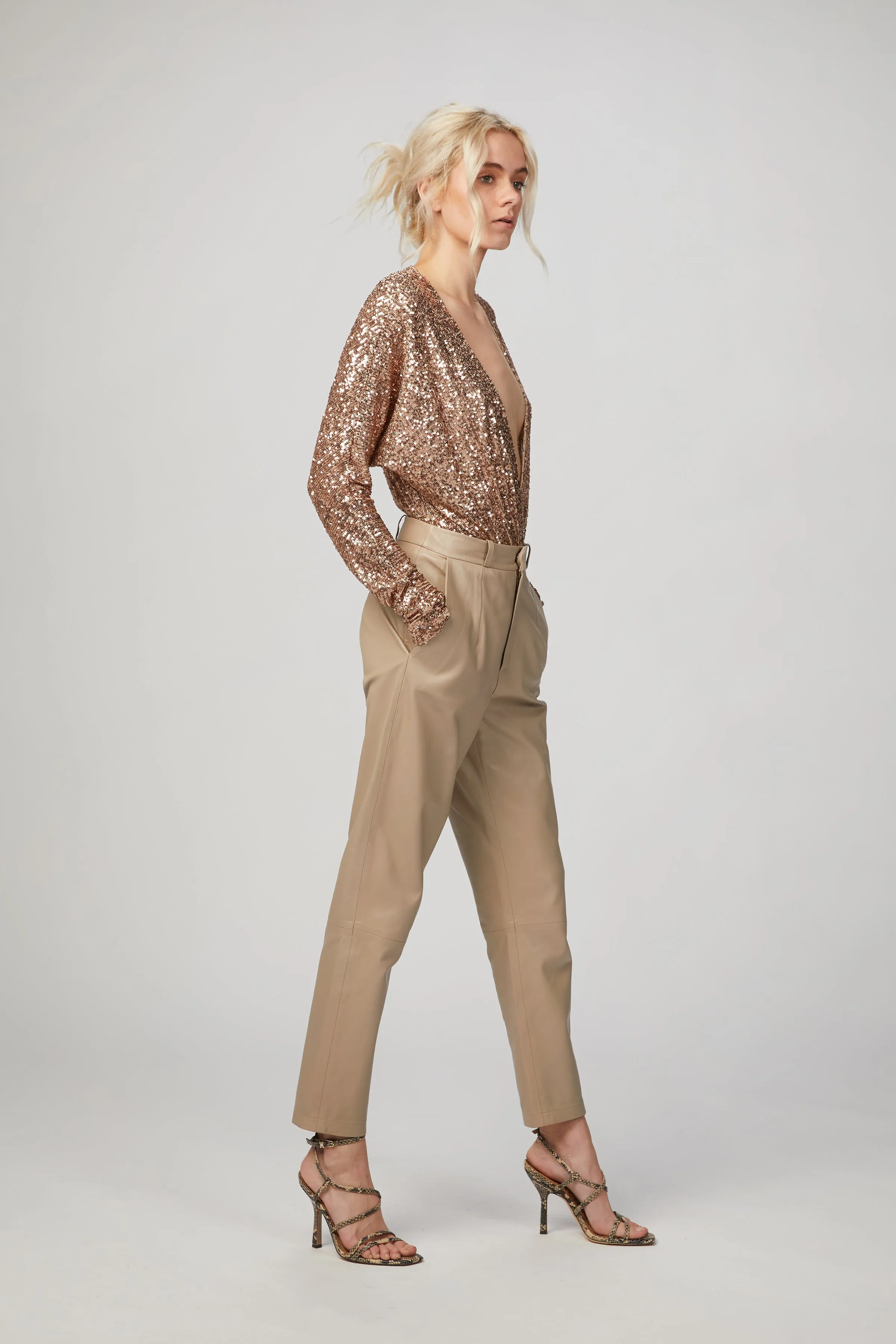 MOM LEATHER PANTS