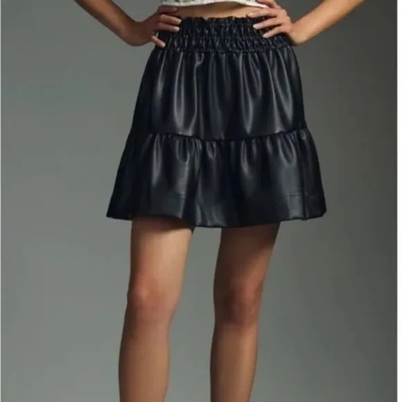 NWT new anthropologie The Somerset Mini Skirt: Faux Leather Edition M black