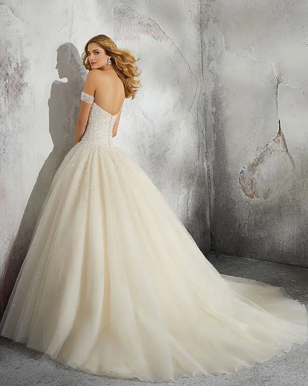 Princess 2018 Tulle Wedding Dresses Cap Sleeves Beaded Sparkly Ball Gown Bridal Wedding Gowns