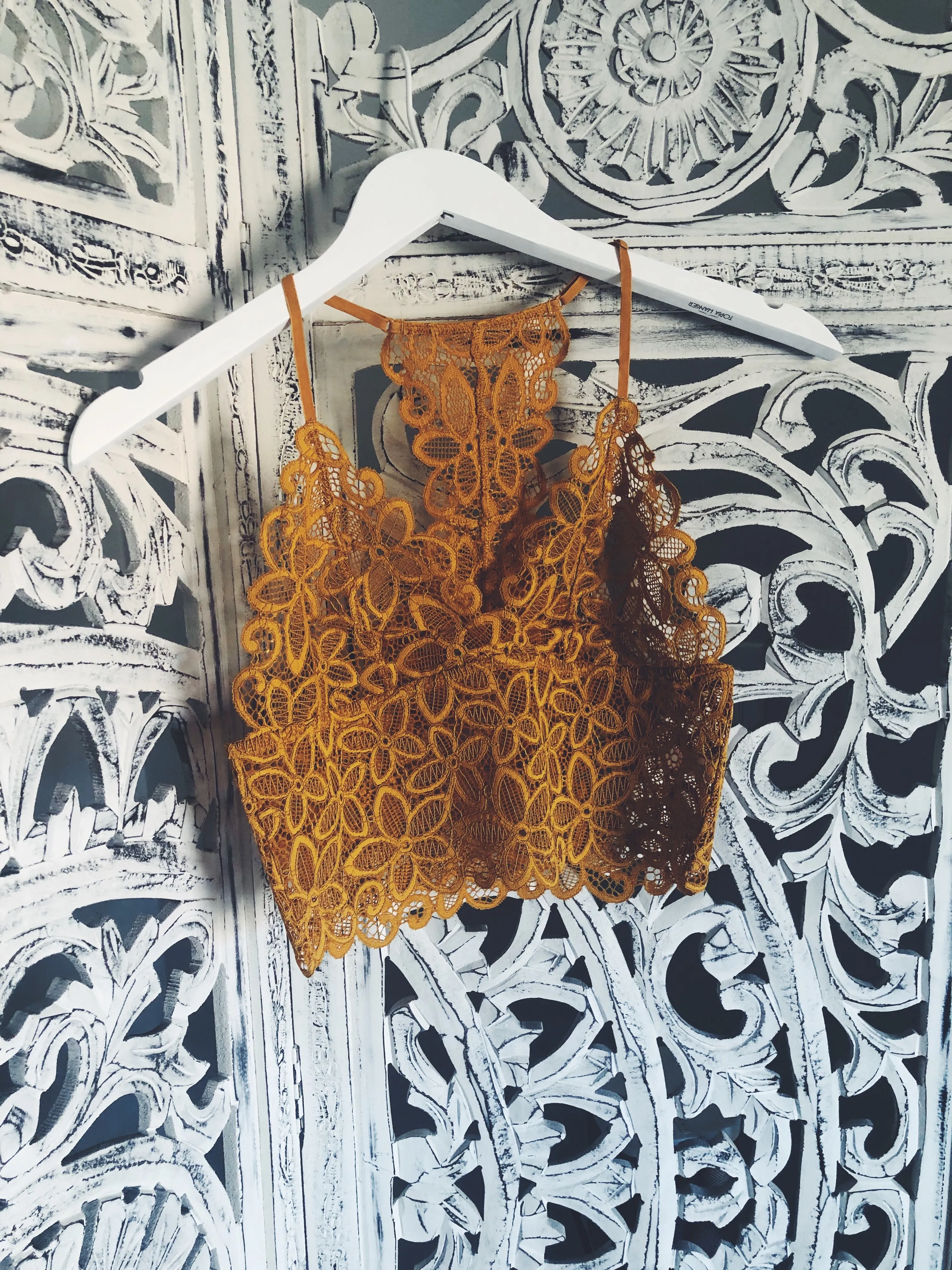 RACER BACK FLOWER LACE BRALETTE