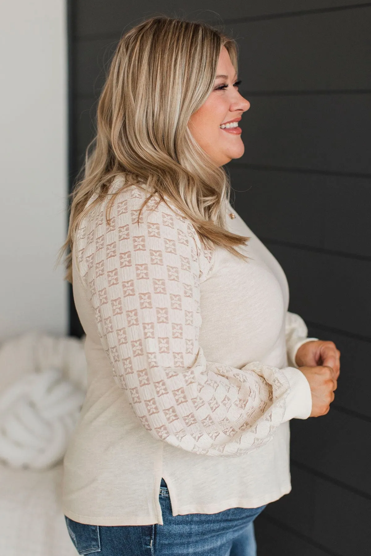 Stay Amazed Lace Sleeve Top- Cream