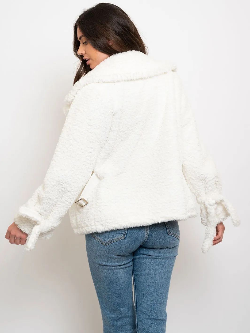 WOMEN'S FUZZY BELT DETAIL JACKET