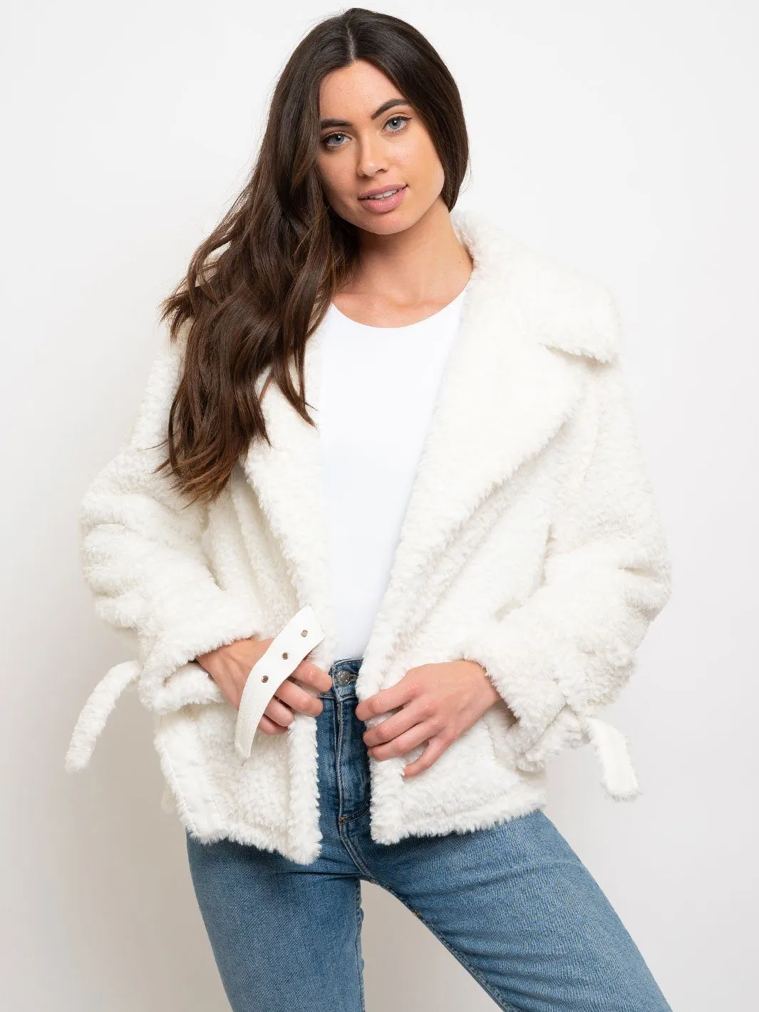 WOMEN'S FUZZY BELT DETAIL JACKET