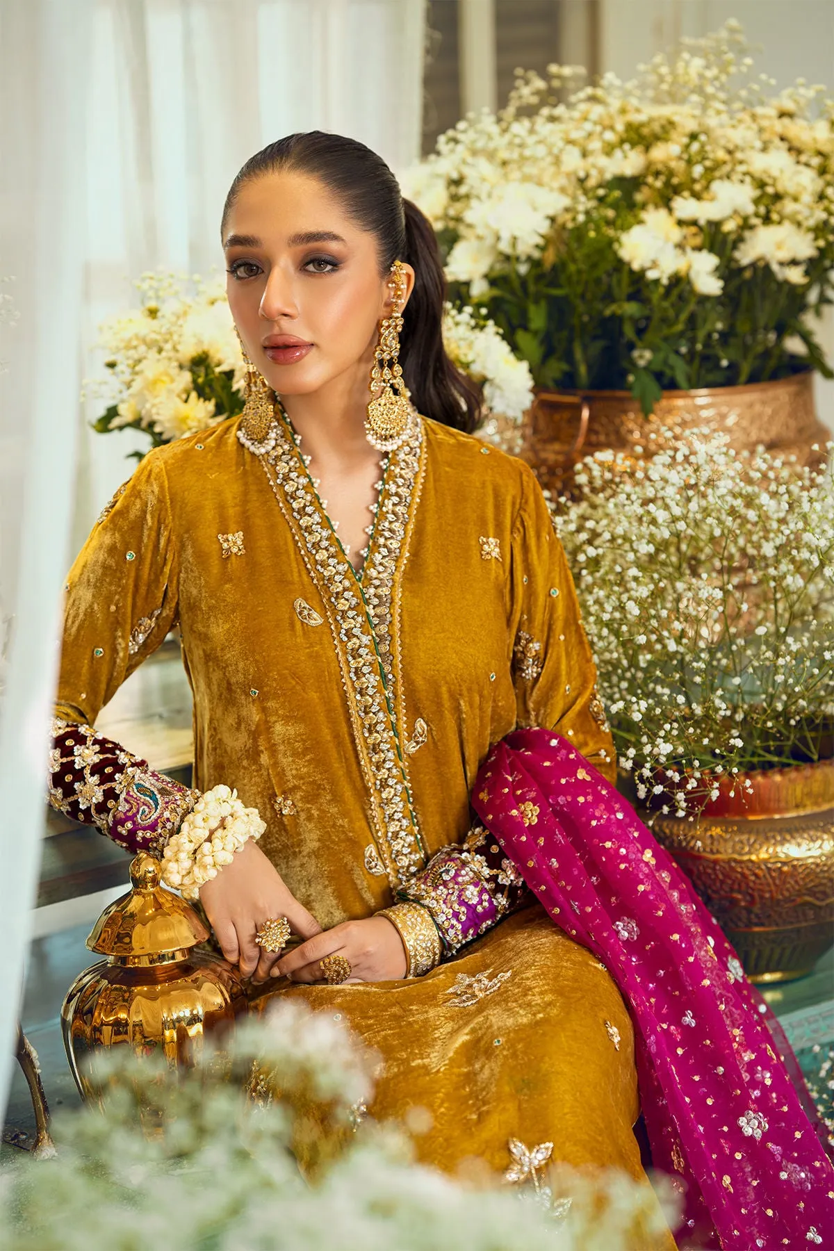 Yellow Velvet Salwar Kameez Pakistani Wedding Dresses